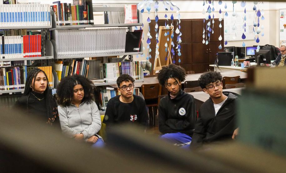 Participantes da equipe Akomabu CEP recebem certificado da Obereri