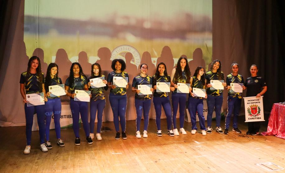 Estudantes atletas recebem premiação