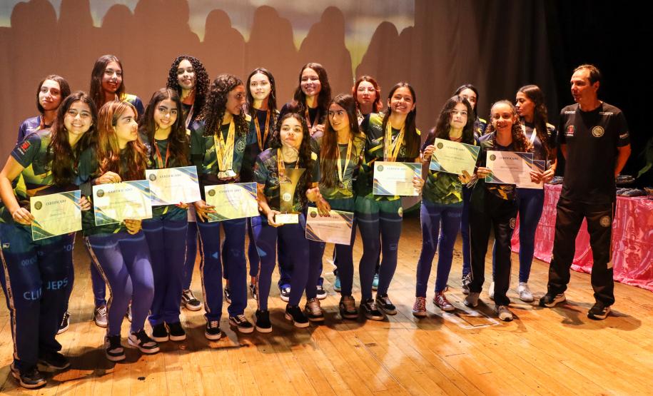 Estudantes atletas recebem premiação