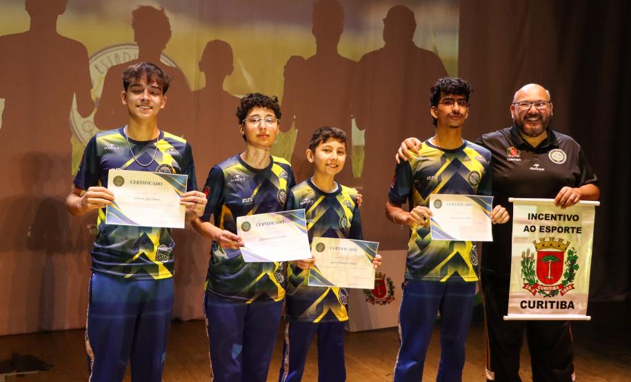 Estudantes atletas recebem premiação