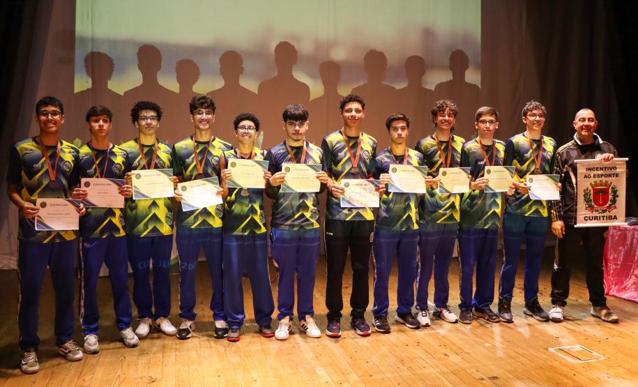 Estudantes atletas recebem premiação