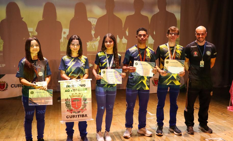 Estudantes atletas recebem premiação
