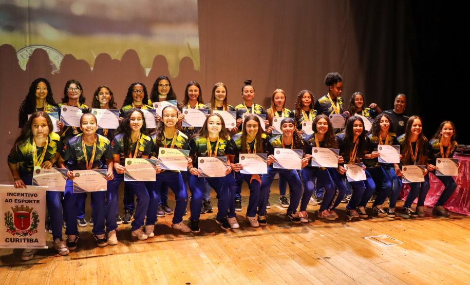 Estudantes atletas recebem premiação