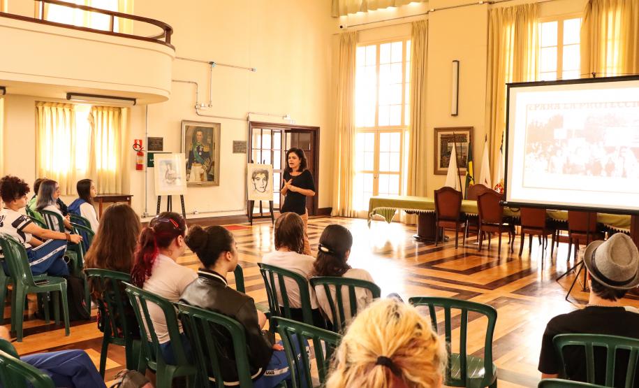 roda de conversa do centro de memória