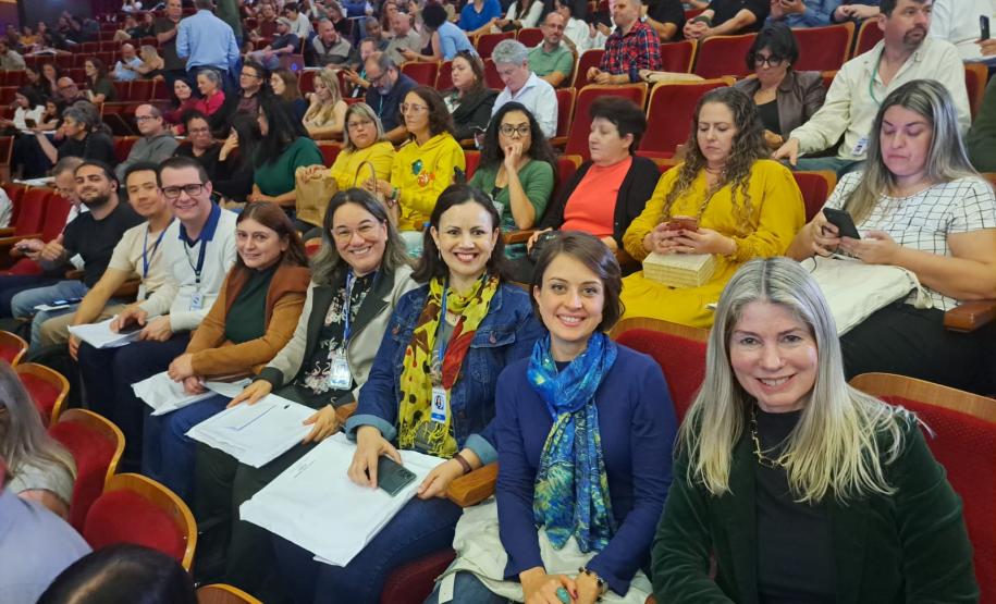 Docentes e diretora-geral do CEP, na solenidade do Fala, estudante!