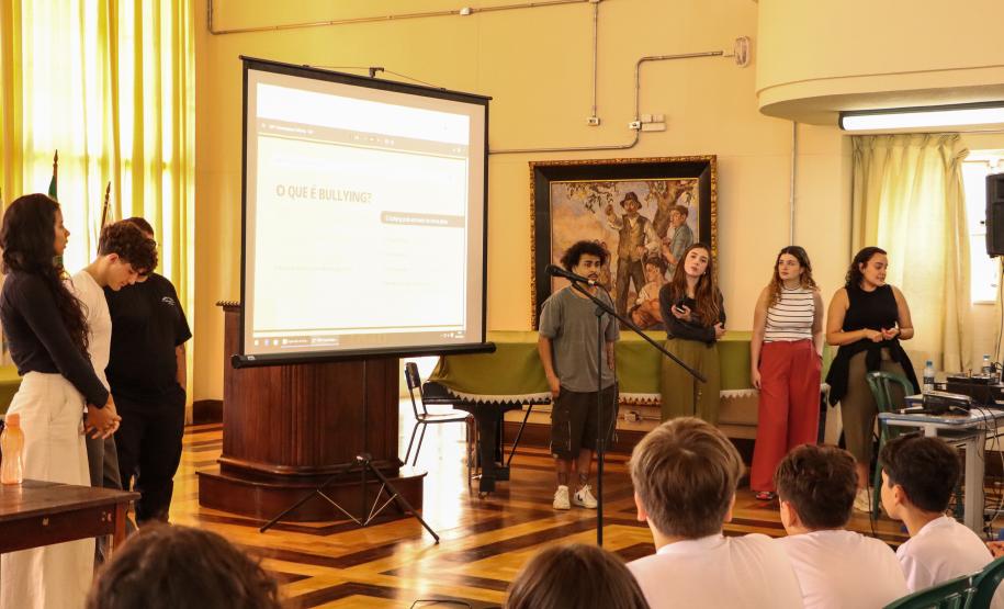 Palestra sobre bullying e cyberbullying