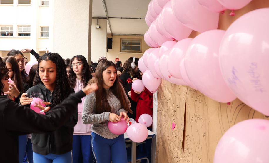 Estudantes do CEP se expressam no Outubro Rosa