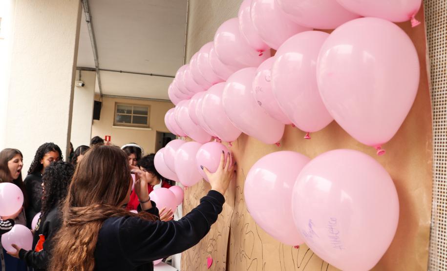 Estudantes do CEP se expressam no Outubro Rosa