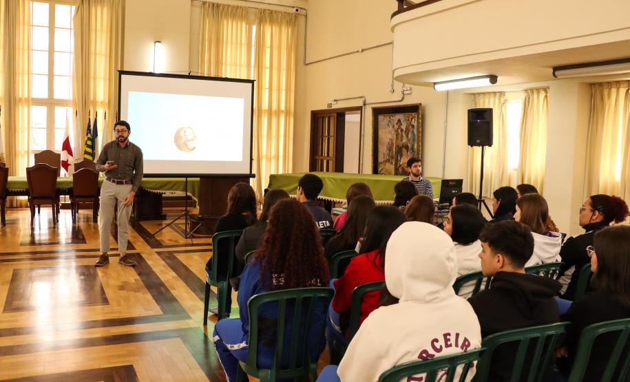 Palestra a turmas do Técnico em Prótese Dentária
