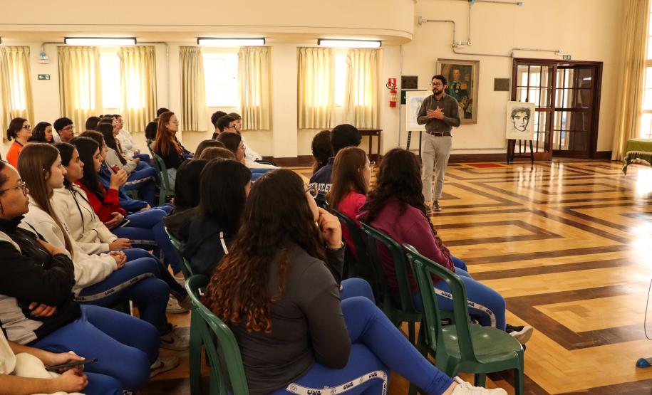 Palestra a turmas do Técnico em Prótese Dentária