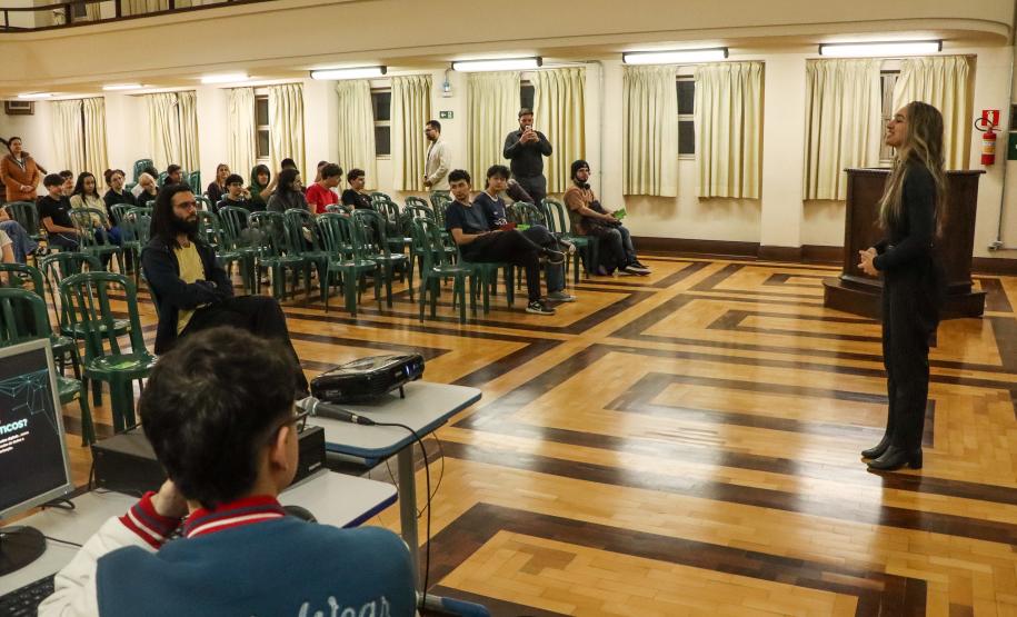 Palestras a turmas do ensino médio noturno