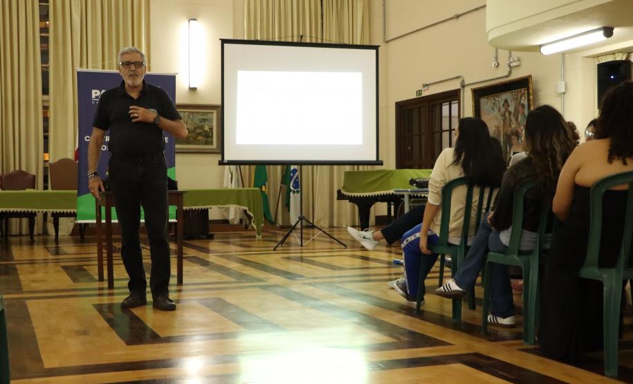 Palestras a turmas do ensino médio noturno