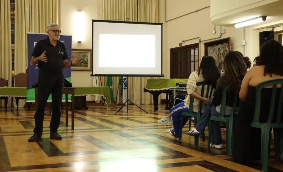 Palestras a turmas do ensino médio noturno