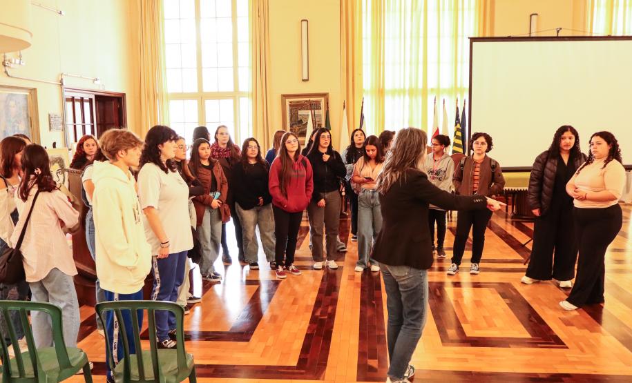 Estudantes de Pedagogia da Unespar visitam CEP