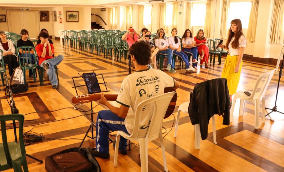 Homenagem a monitores do Centro de Memória
