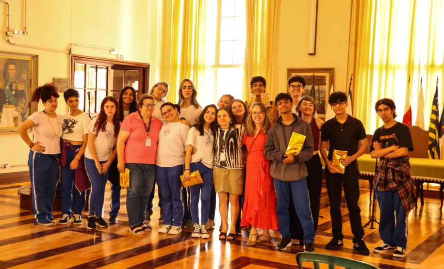 Homenagem a monitores do Centro de Memória