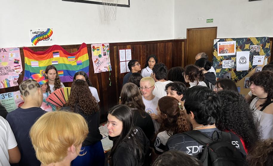 estudantes em práticas pedagógicas de Espanhol