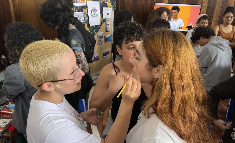 estudantes em práticas pedagógicas de Espanhol