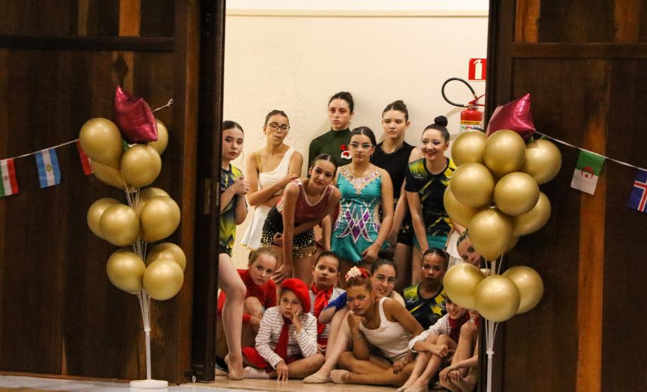 Ginastas do CEP na apresentação do Ginástica de Gala