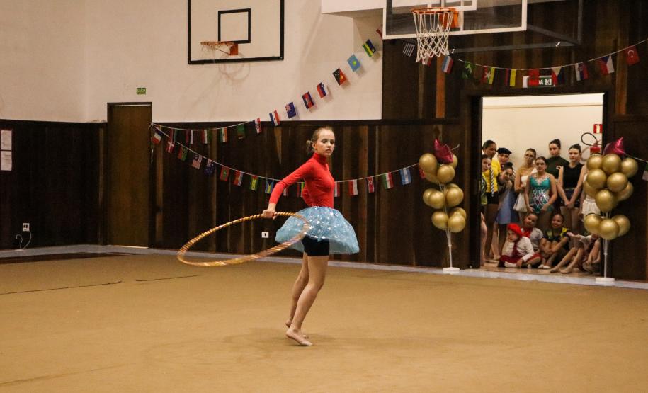 Ginastas do CEP na apresentação do Ginástica de Gala