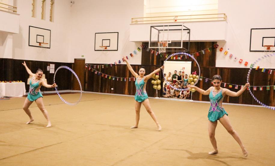 Ginastas do CEP na apresentação do Ginástica de Gala