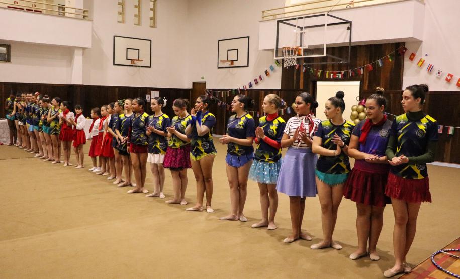 Ginastas do CEP na apresentação do Ginástica de Gala