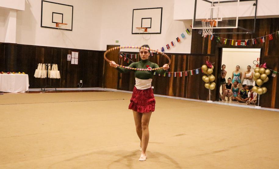 Ginastas do CEP na apresentação do Ginástica de Gala