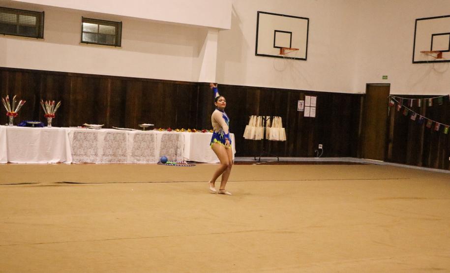 Ginastas do CEP na apresentação do Ginástica de Gala