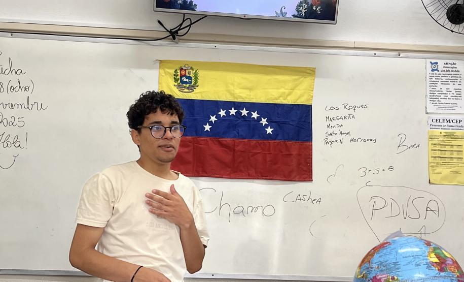 Aunos e alunas monitores