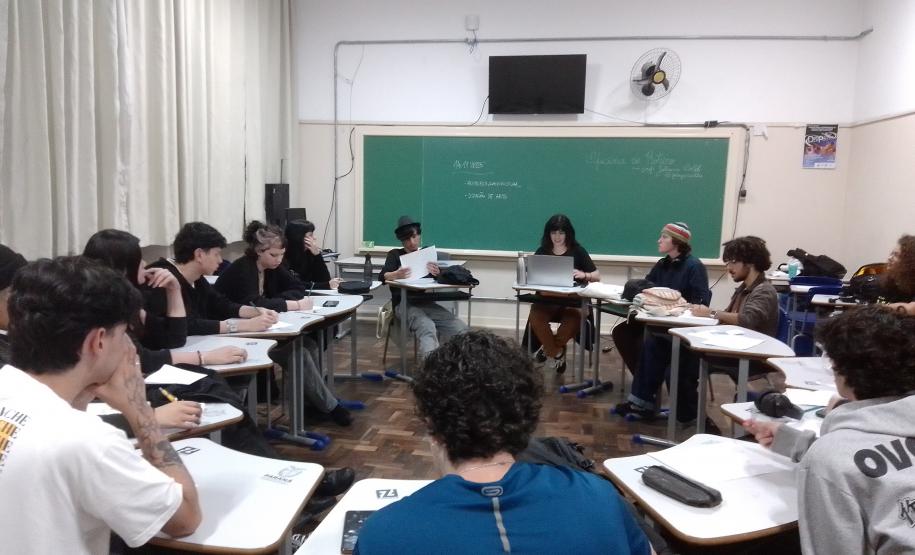 Estudantes de Áudio e Vídeo em oficinas de animação e de roteiro