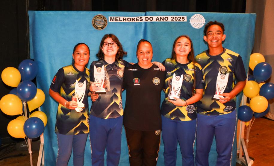 Estudantes atletas do CEP recebem homenagem