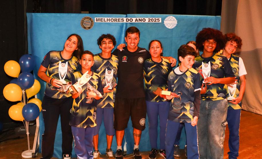 Estudantes atletas do CEP recebem homenagem