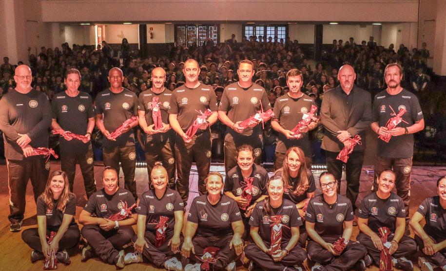 Estudantes atletas do CEP recebem homenagem