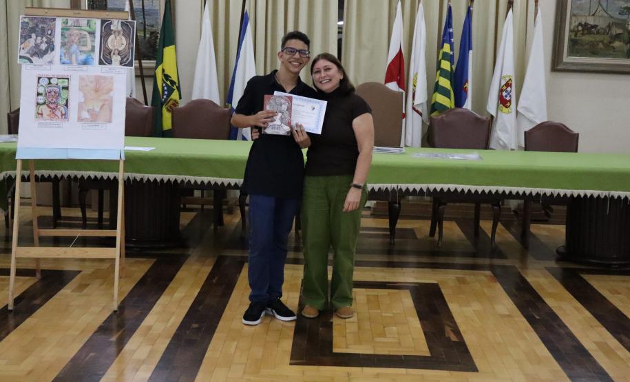 Entrega dos livros do Sedução Poética 2025