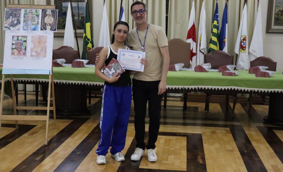 Entrega dos livros do Sedução Poética 2025