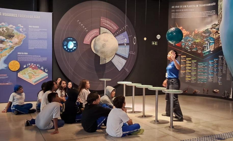 Estudantes visitam Museu Planeta Água