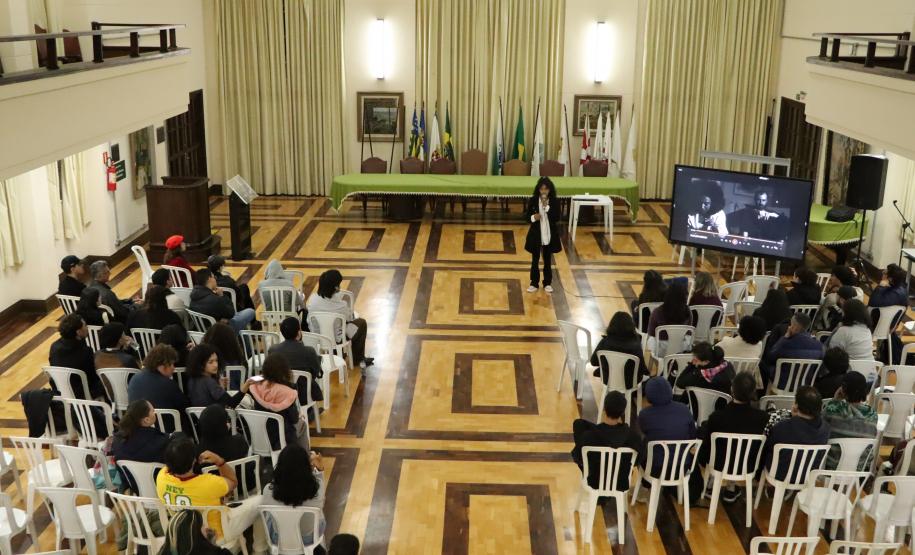 Patrícia Ressurreição em palestra no CEP