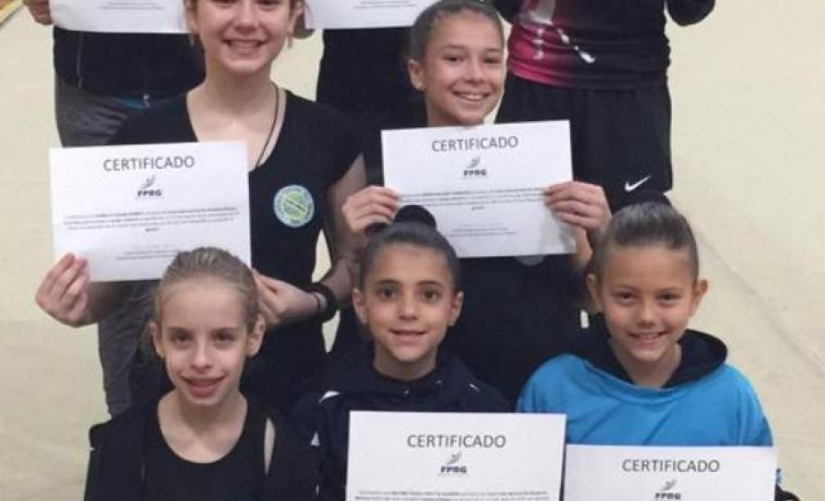 atletas 8 De 17 a 19 de maio, algumas atletas da Ginástica Rítmica do Colégio Estadual do Paraná (CEP) participaram de um curso de nível internacional, ministrado pela treinadora Ivanka Vidolova, da Bulgária, no Ginásio de Esporte e Lazer Max Rosenmann, em São José dos Pinhais na Região Metropolitana de Curitiba.