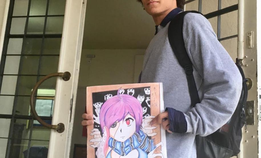 Com um sorriso largo e a passagem aérea na mão, o estudante Leonardo Almeida, 21 anos, está prestes a realizar um dos sonhos de sua vida: conhecer o Japão. Em agosto, ele viaja para a Terra do Sol Nascente, onde vai estudar língua e cultura pela Universidade de Estudos Estrangeiros de Tóquio.