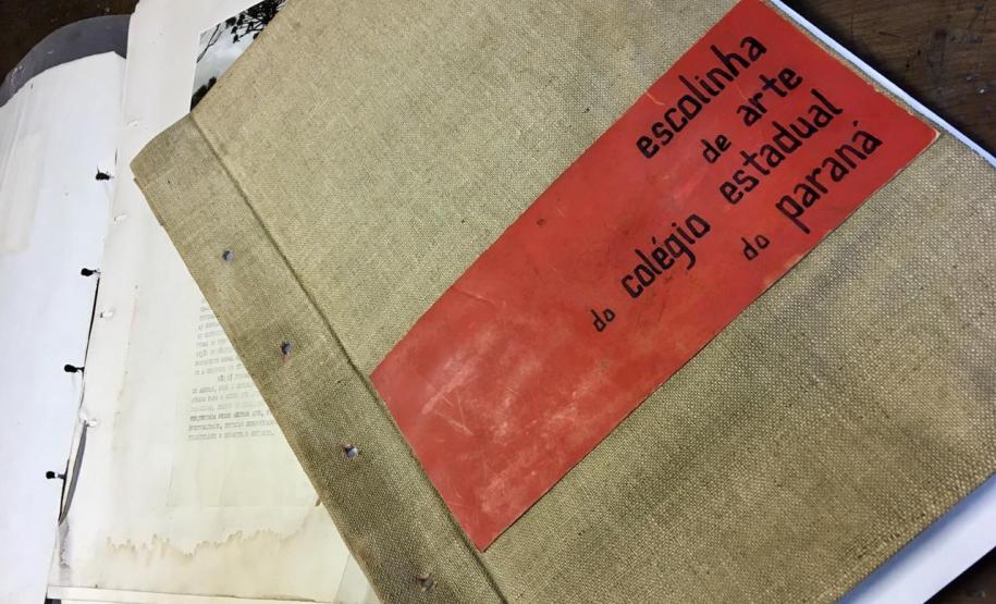 ACERVO Os estudantes de restauração estão montando um livro que vai resgatar a história da Escolinha de Arte do Colégio Estadual do Paraná (CEP), fundada em e de junho de 1957.