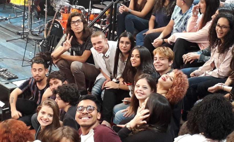 Os estudantes do curso de Teatro do Colégio Estadual do Paraná (CEP) apareceram para todo Brasil durante o programa “Altas Horas”, exibido pelo canal da Rede Globo de Televisão.