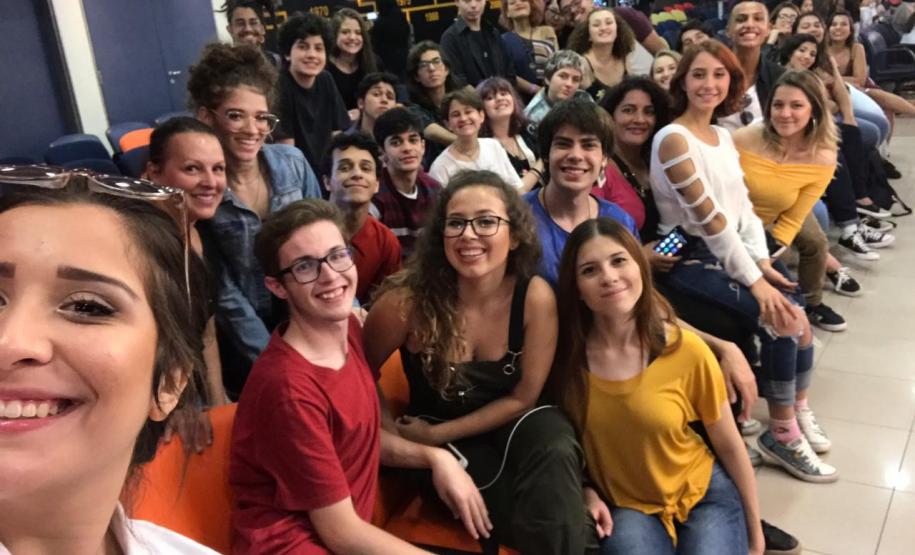 Os estudantes do curso de Teatro do Colégio Estadual do Paraná (CEP) apareceram para todo Brasil durante o programa “Altas Horas”, exibido pelo canal da Rede Globo de Televisão.