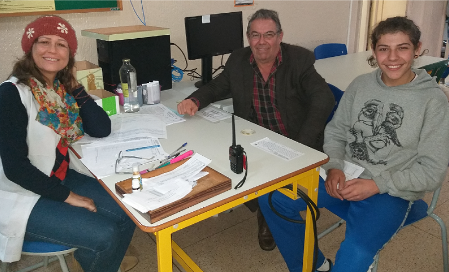 Pais, mães, responsáveis, direção, equipe pedagógica, professores e os próprios estudantes são responsáveis pelo acompanhamento escolar durante o ano letivo.