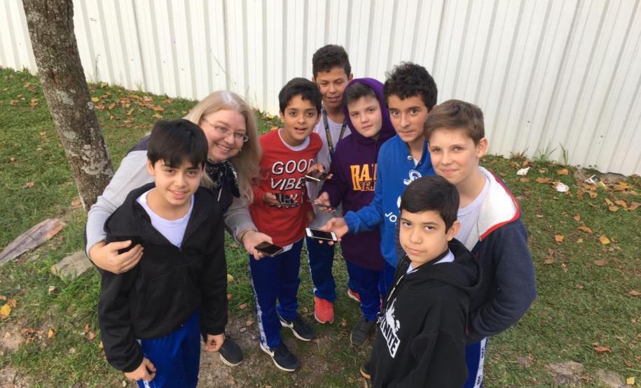 Os estudantes dos 7° anos do Ensino Fundamental do Colégio Estadual do Paraná (CEP) usaram da criatividade para falar sobre Bullying.