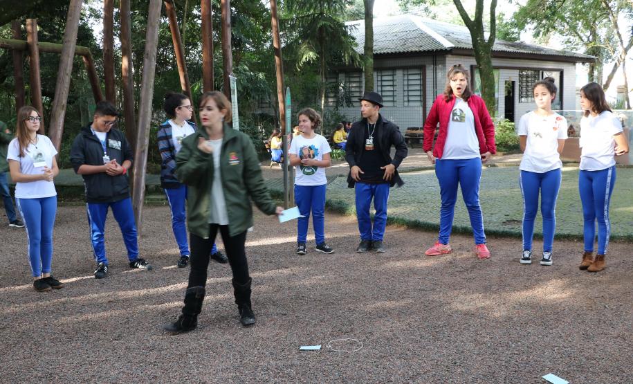 Para se aproximar da fauna e flora brasileira, um grupo de estudantes e professores do Colégio Estadual do Paraná (CEP) visitou, na quarta-feira (12), o Museu de História Natural localizado no bairro Capão da Imbuia, em Curitiba.