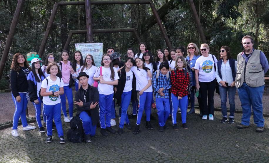 Para se aproximar da fauna e flora brasileira, um grupo de estudantes e professores do Colégio Estadual do Paraná (CEP) visitou, na quarta-feira (12), o Museu de História Natural localizado no bairro Capão da Imbuia, em Curitiba.