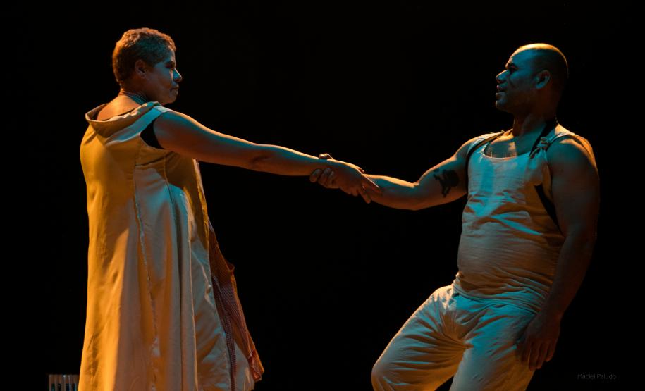 Incidente 4 A partir desta terça-feira (25), os estudantes que formam o grupo da Companhia Construcena (2°TT) começam a mostrar a peça “Incidente em Antares”, com direção de Sílvia Contursi e Hélio de Aquino. As apresentações desta turma vão até a próxima sexta-feira (28).