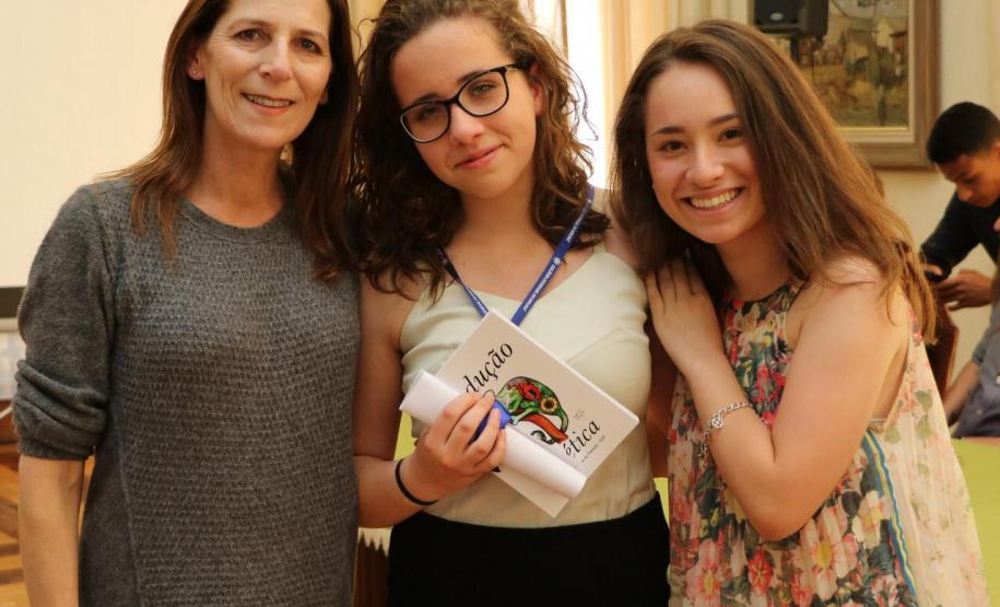 No dia 05 de dezembro de 2018 ocorreu, no Salão Nobre do Colégio Estadual do Paraná, a posse da nova diretoria do GECEP – Grêmio Estudantil do Colégio Estadual do Paraná, escolhida pelo voto dos estudantes para a representatividade dos mesmos durante o Ano Letivo de 2019.