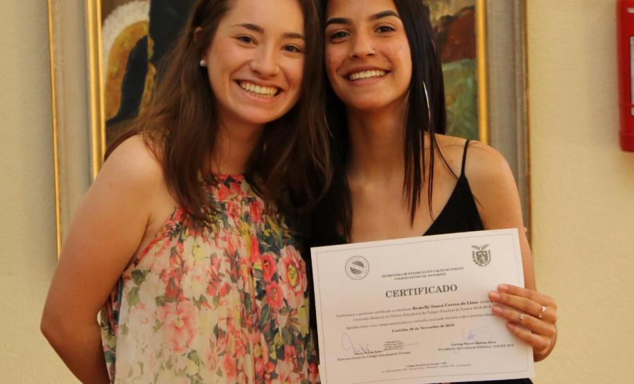 No dia 05 de dezembro de 2018 ocorreu, no Salão Nobre do Colégio Estadual do Paraná, a posse da nova diretoria do GECEP – Grêmio Estudantil do Colégio Estadual do Paraná, escolhida pelo voto dos estudantes para a representatividade dos mesmos durante o Ano Letivo de 2019.