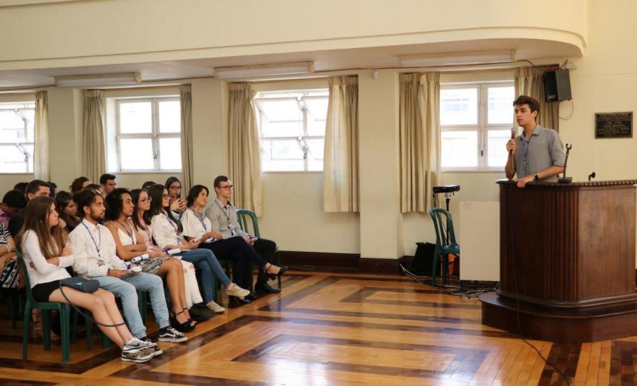 No dia 05 de dezembro de 2018 ocorreu, no Salão Nobre do Colégio Estadual do Paraná, a posse da nova diretoria do GECEP – Grêmio Estudantil do Colégio Estadual do Paraná, escolhida pelo voto dos estudantes para a representatividade dos mesmos durante o Ano Letivo de 2019.